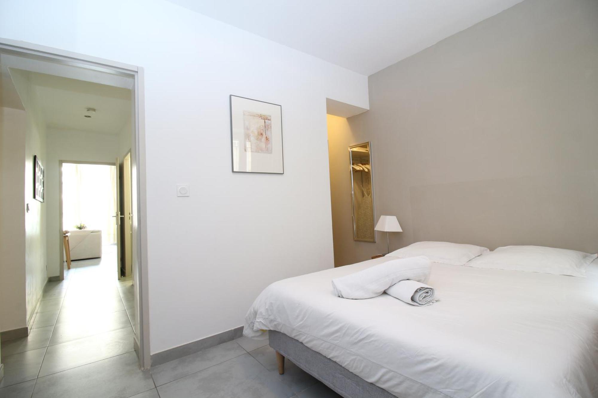 T3 Appartement Hypercentre Proche Commerce- Parking - 2 Chambres Wifi Gratuit Avignon Buitenkant foto